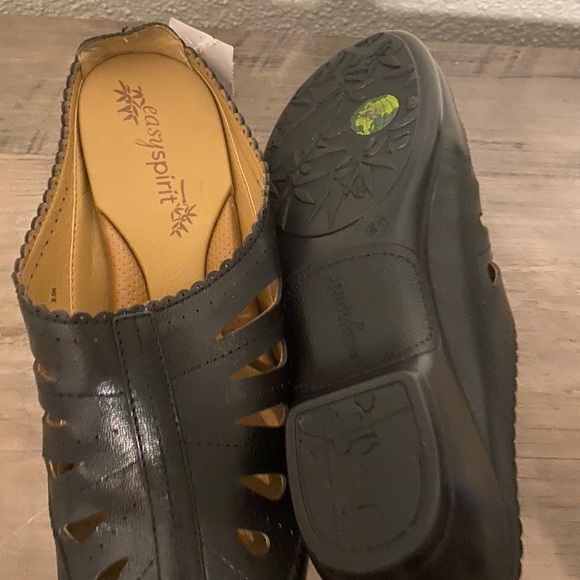 Easy Spirit black suede black leather cutout shoes - Picture 6 of 8